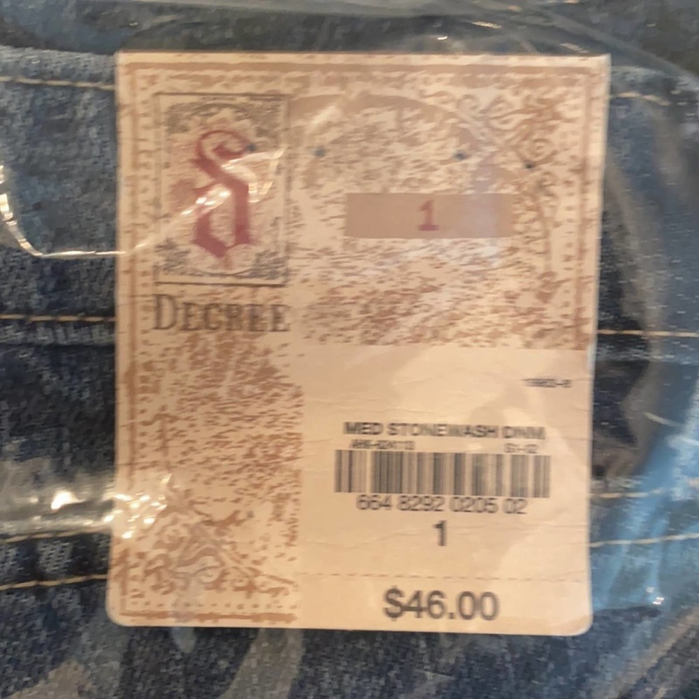 DECREE Junior's Distressed Medium Stonewash Jeans - Picture 10 of 10